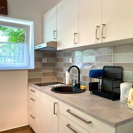 Quiet, Green, Relaxing Place - 2 Bedroom Apartment 블로톤퓌레드 외부 사진