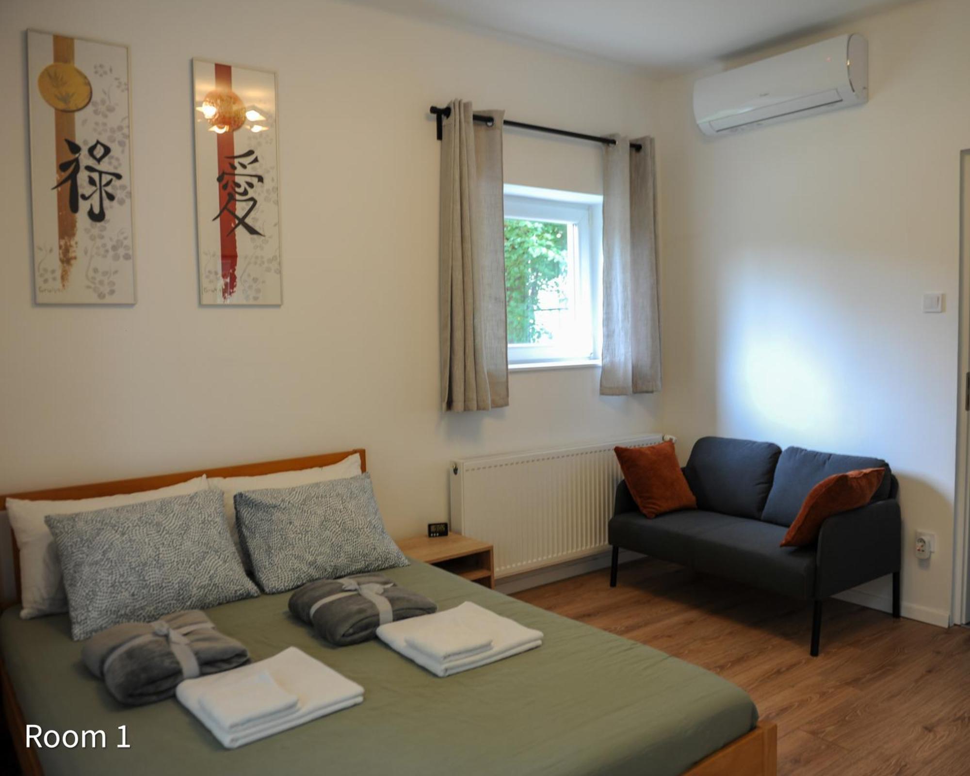 Quiet, Green, Relaxing Place - 2 Bedroom Apartment 블로톤퓌레드 외부 사진
